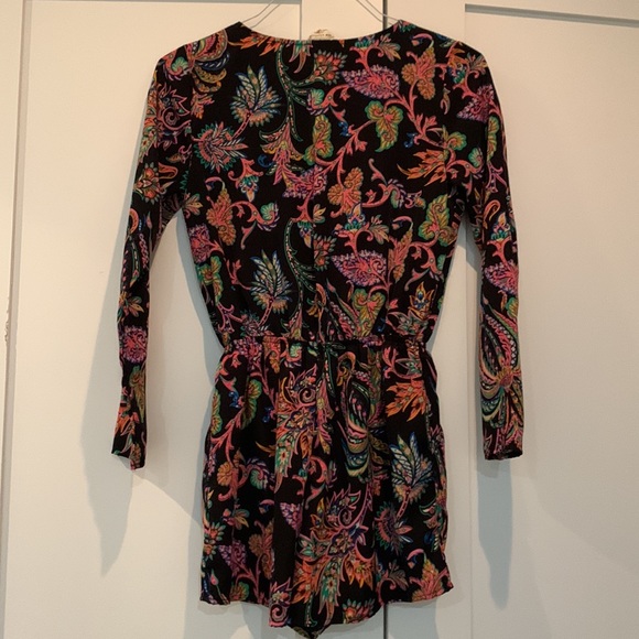 Black paisley romper - Picture 3 of 4